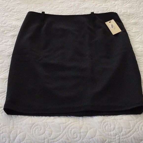 Studio M Dresses & Skirts - Black pencil skirt